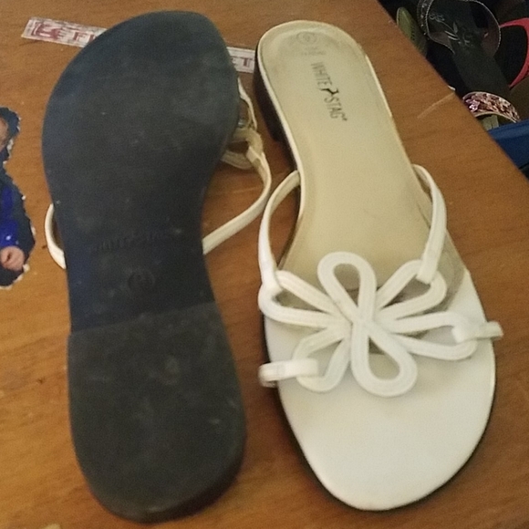 White Stag Floral Strap Design 0.25" Heel - Picture 2 of 2